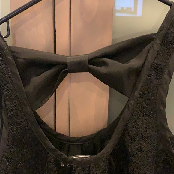 Lace tank with adorable bow back - XS - Picture 5 of 6